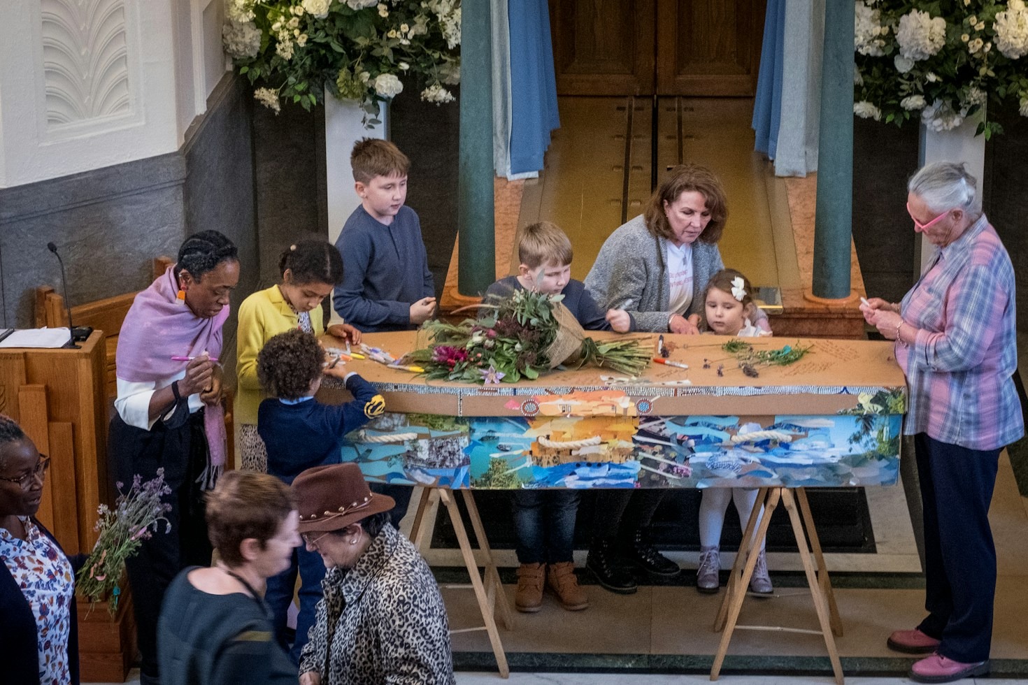 Kinderstimmen durch bunte Farben und Formen sichtbar machen